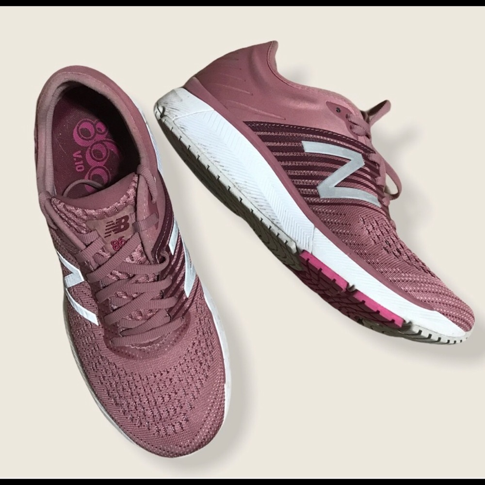 New Balance Women's 860 v10 Sneakers